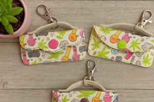 Front of tiny bag. If you have a preference of snap color, please choose in dropdown. Otherwise I will choose from what I have